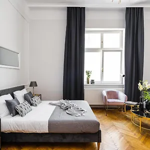 https://cracovian-apartment-by-loft-affair.krakowhotelspoland.com